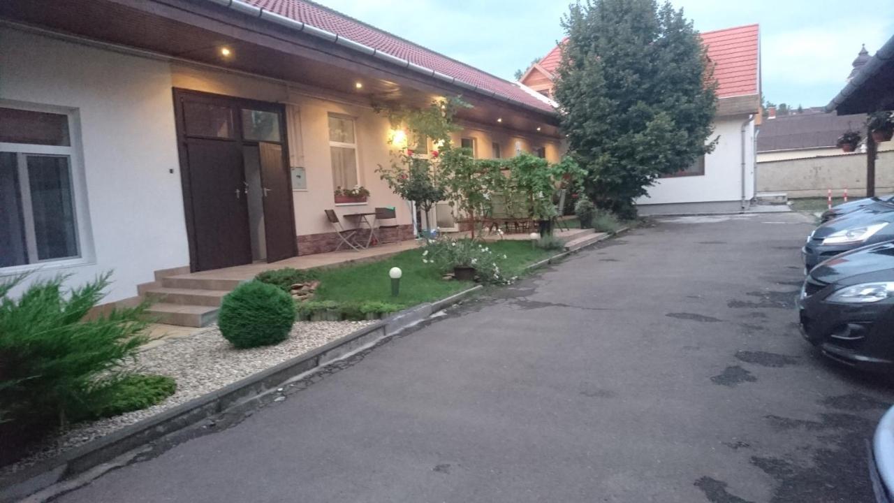 Nobilis Apartman Эгер Экстерьер фото
