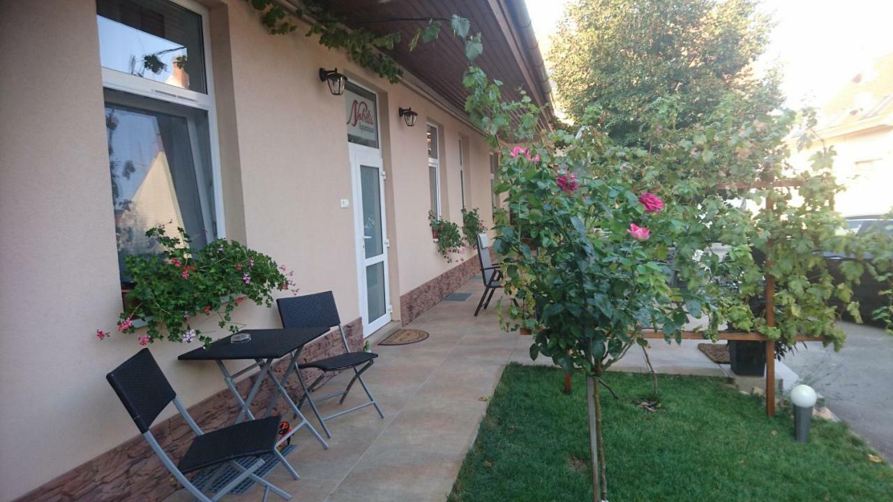Nobilis Apartman Эгер Экстерьер фото